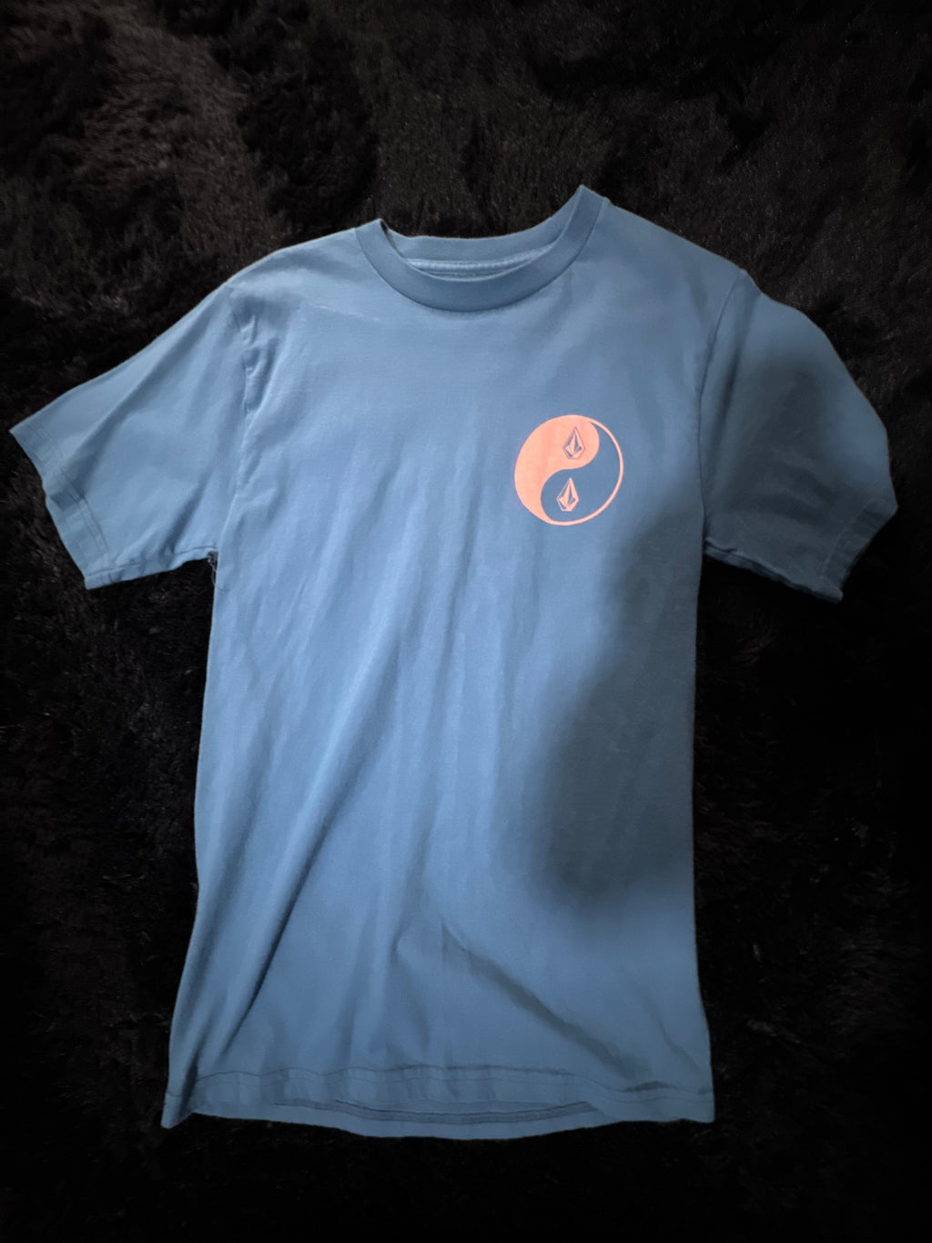 Tee shirt with design